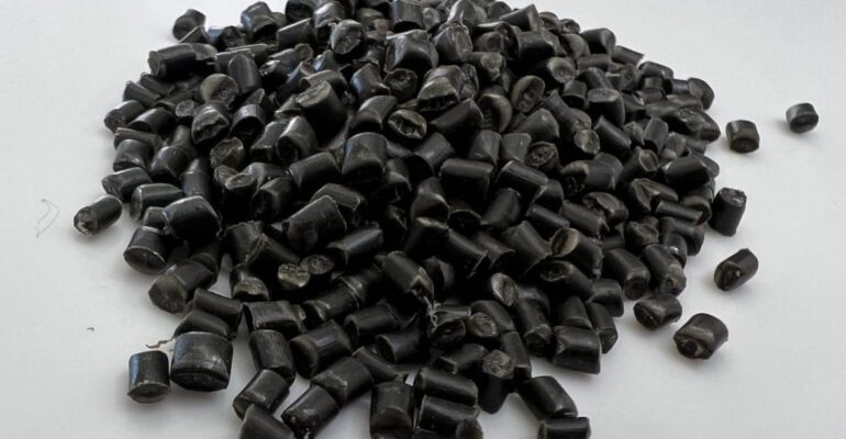 black-reprocessed-pp-granules